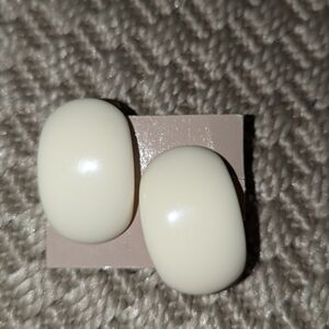 Summer Naturals white clip earring